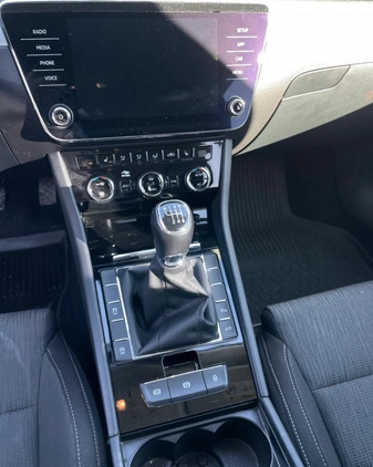 Skoda Superb cena 83000 przebieg: 142500, rok produkcji 2018 z Nysa małe 436